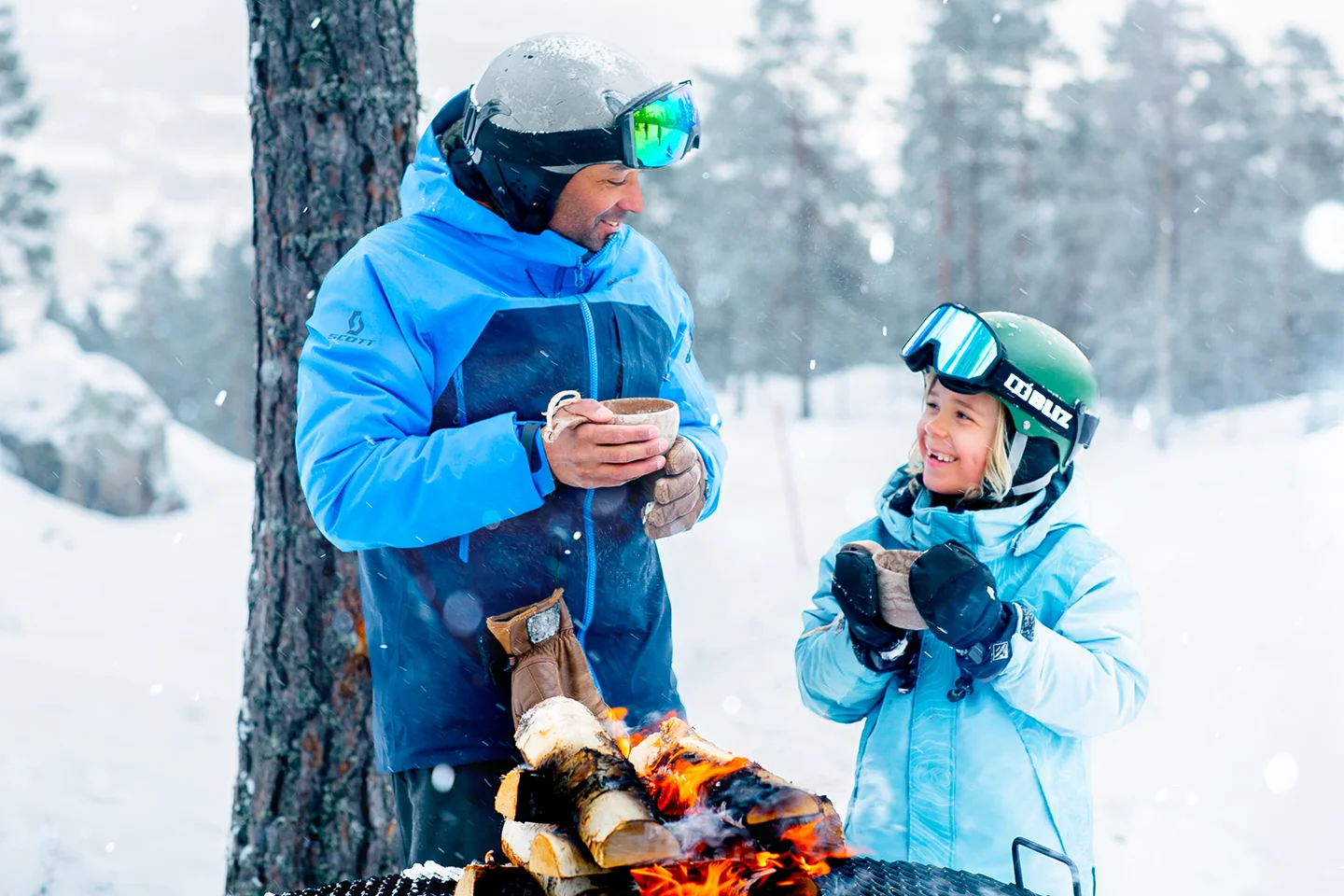 Varm choklad i Järvsöbacken Vinter i Järvsö med varm choklad i Järvsöbacken